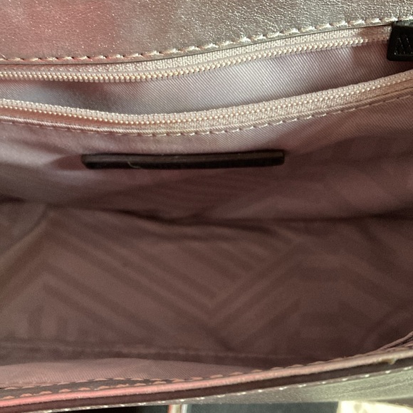 Rebecca Minkoff metallic chevron crossbody/shoulder bag - Picture 11 of 12